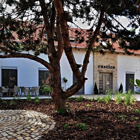 Penzion Rustico S.R.O. Bučovice Kültér fotó